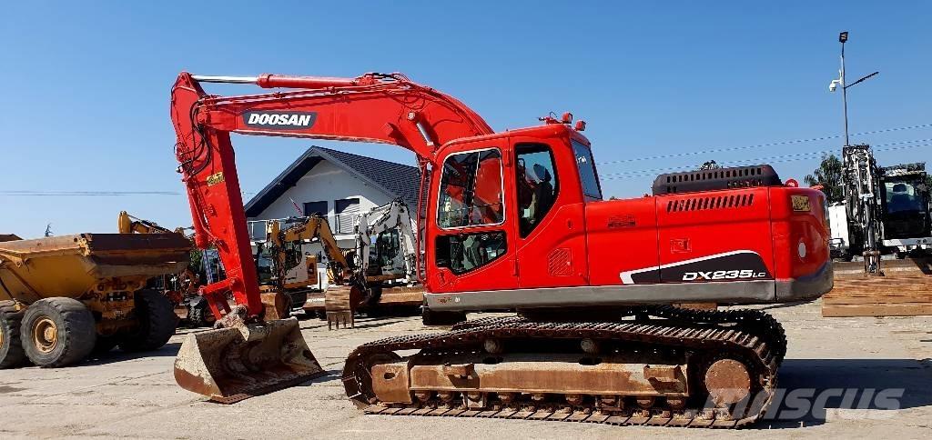 Doosan DX 235 LC حفارات زحافة