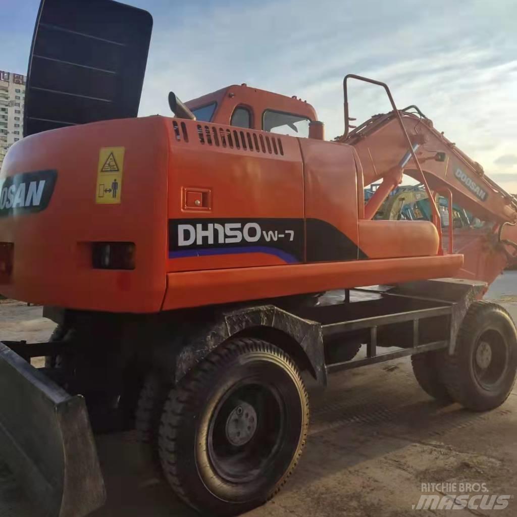 Doosan DH 150 W-7 حفارات بعجل