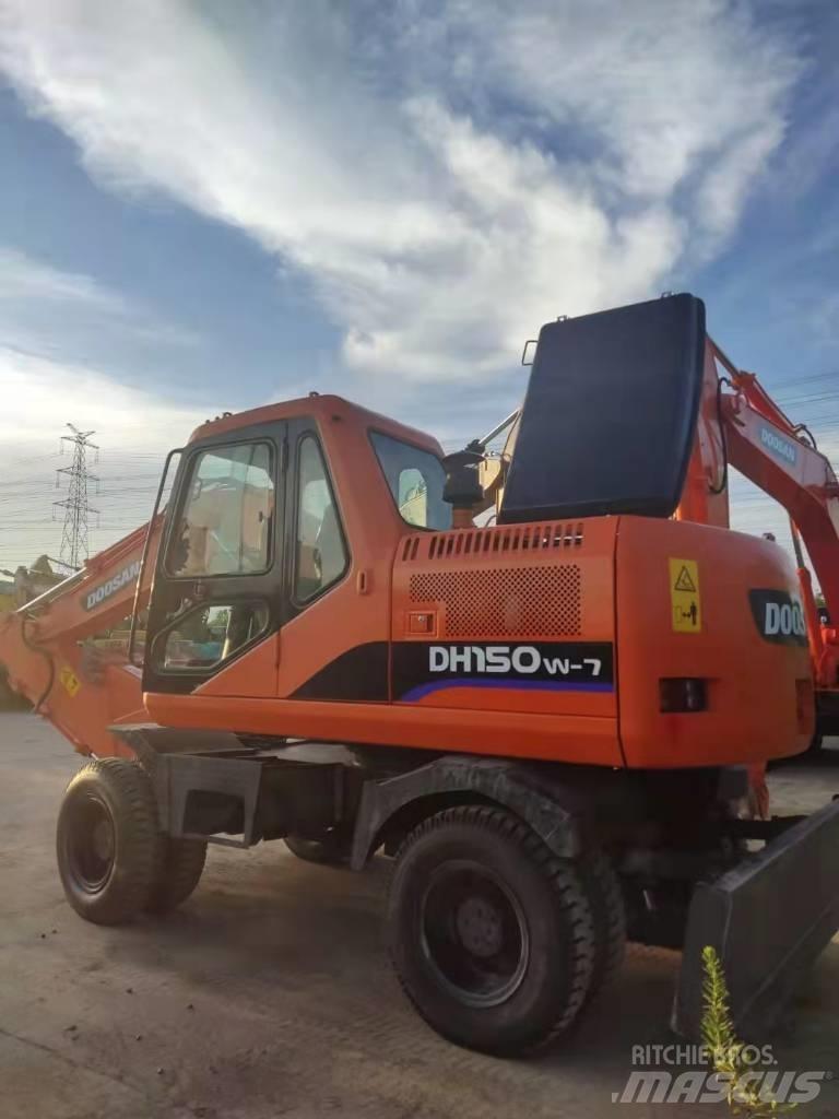 Doosan DH 150 W-7 حفارات بعجل