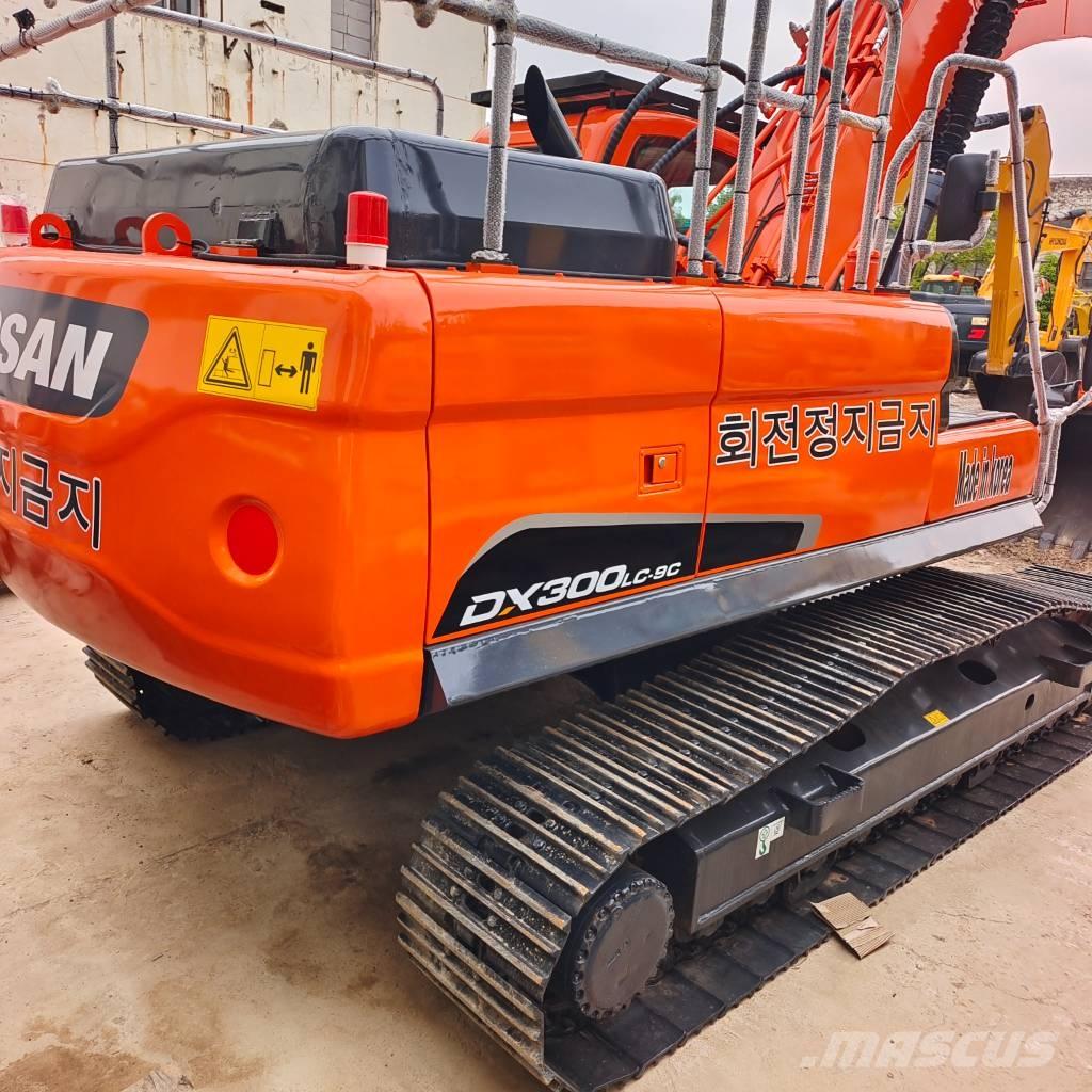 Doosan DX 300 حفارات زحافة