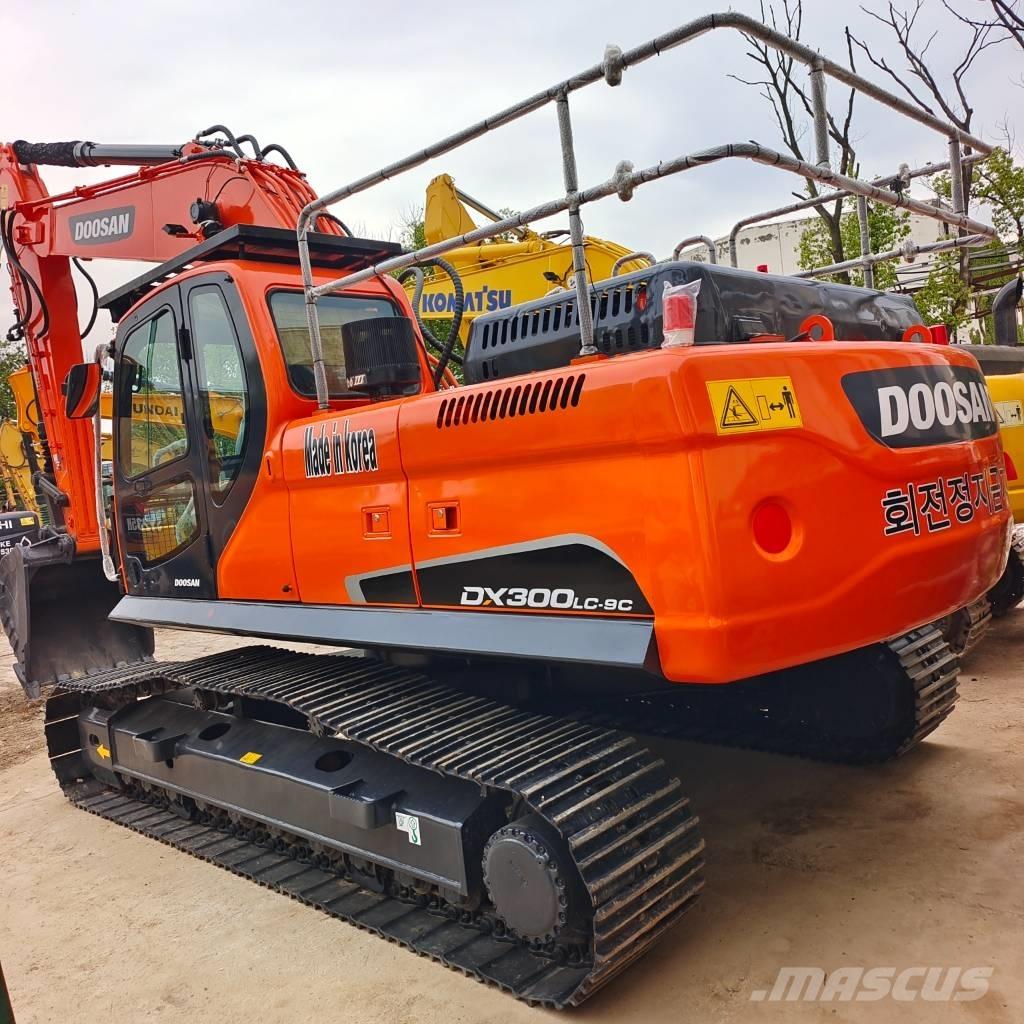 Doosan DX 300 حفارات زحافة