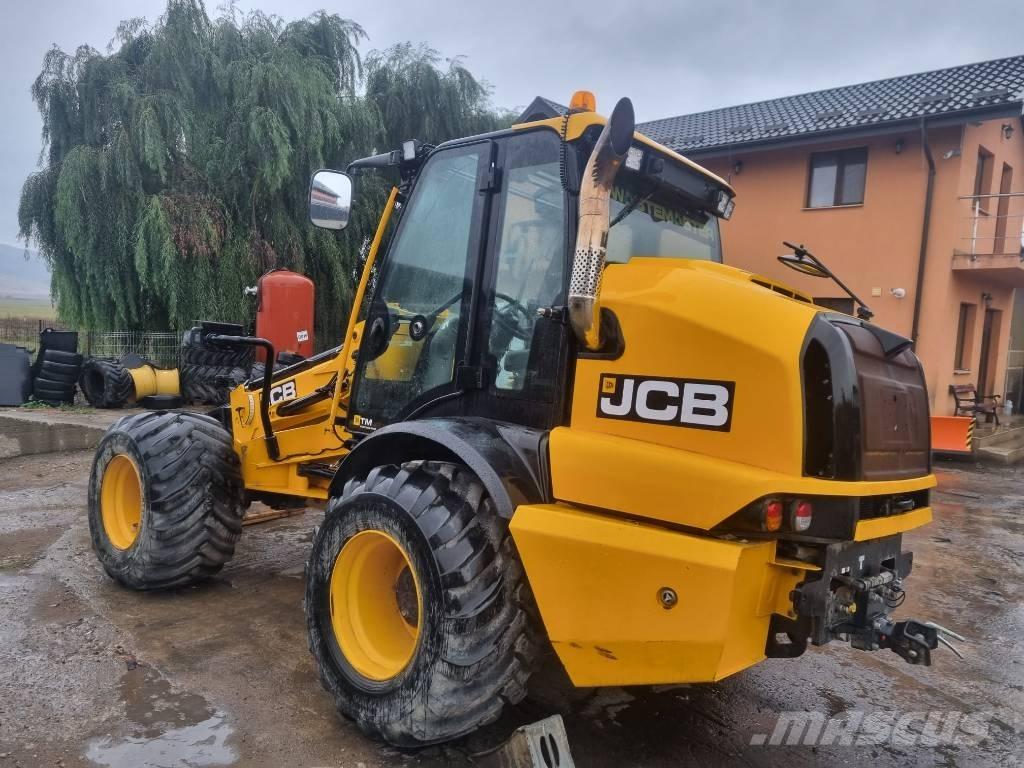 JCB TM 320S معدات مناولة لأغراض الزراعة