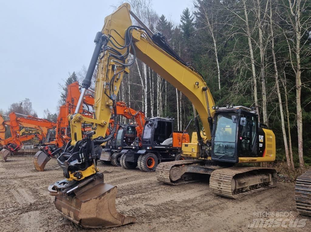 CAT 323 F L حفارات زحافة