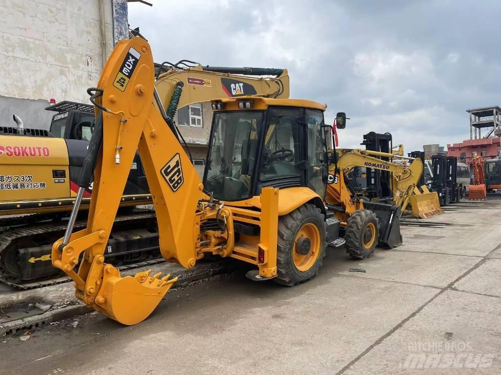 JCB 3 CX لوادر ذات جرافات عكسية