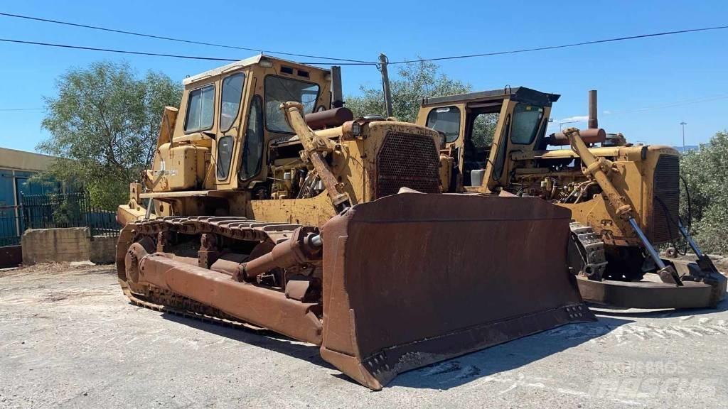CAT D 8 K بلدوزرات مجنزرة