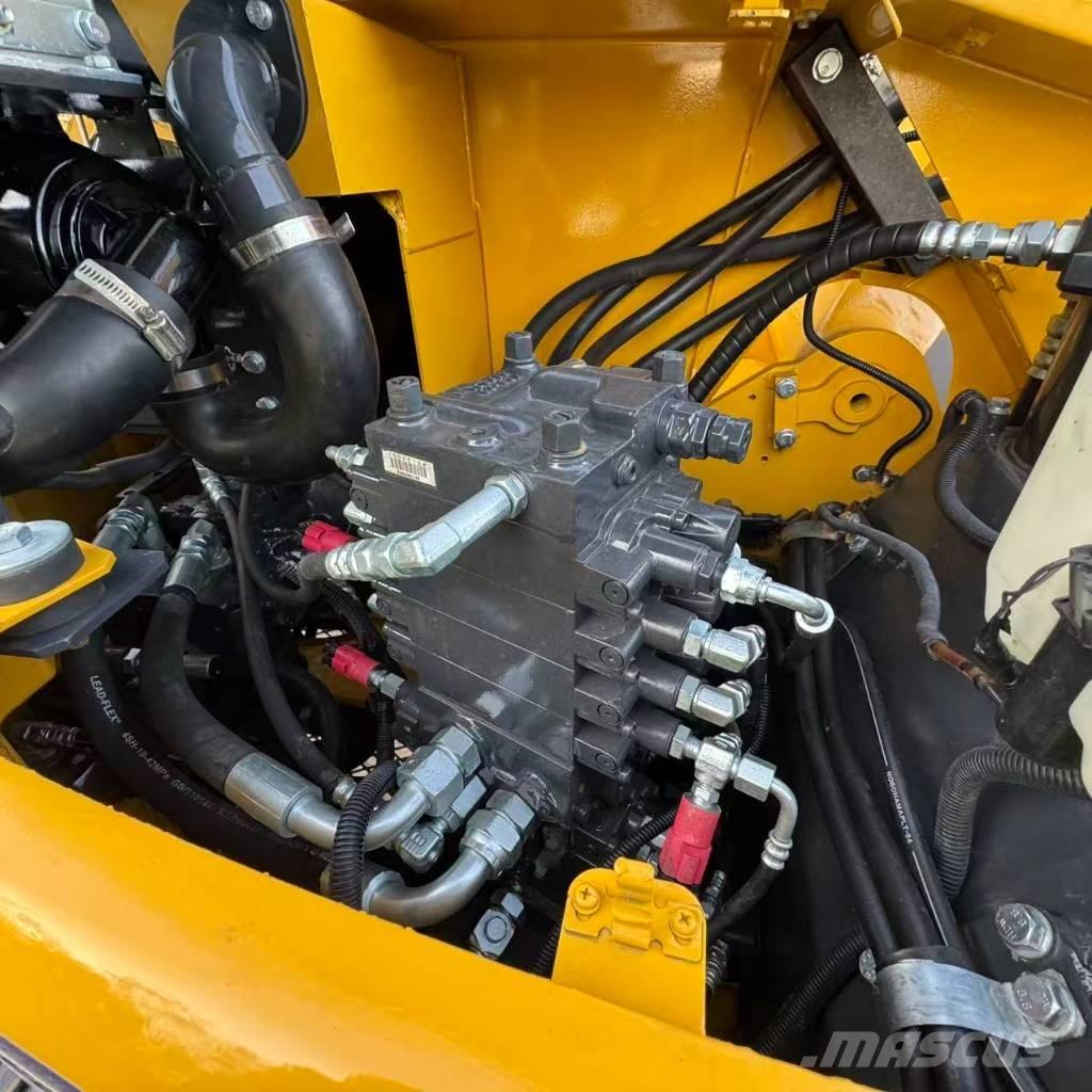 Komatsu PC 78 US حفارات وسط 7 طن - 12 طن