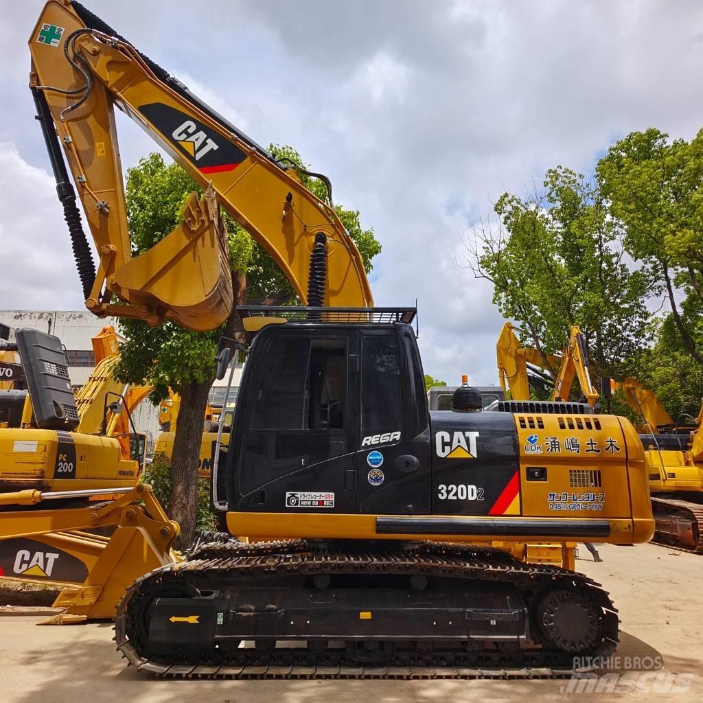 CAT 320D حفارات زحافة