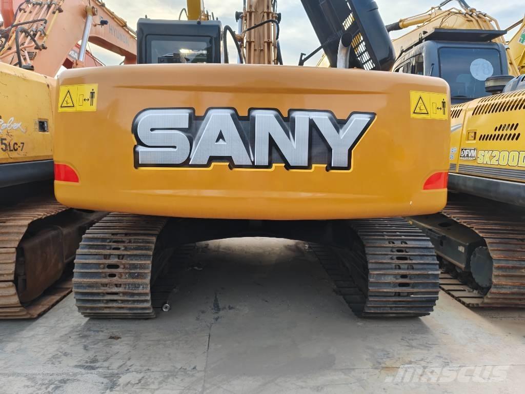 Sany SY 215 C حفارات زحافة