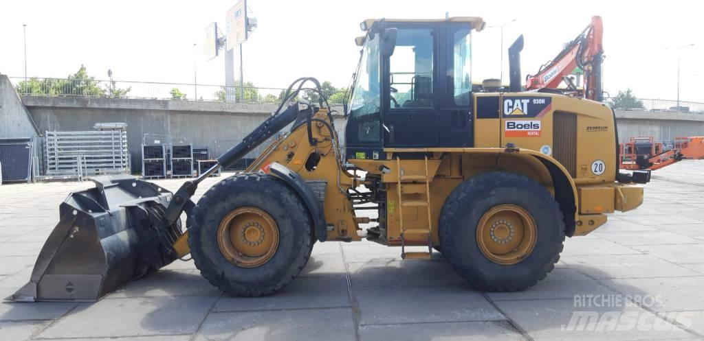 CAT 930 H لوادر بعجل