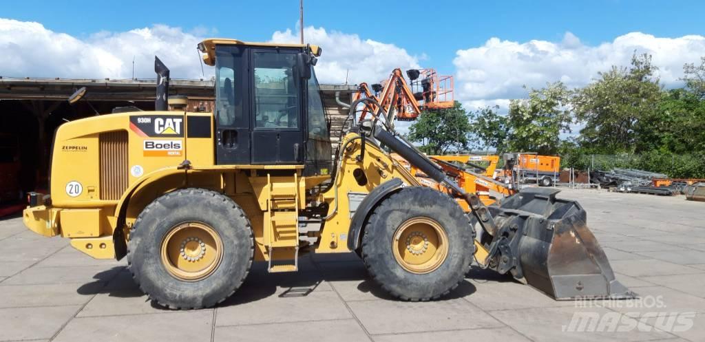 CAT 930 H لوادر بعجل
