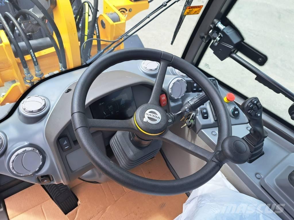 Volvo JL25H لوادر انزلاقية التوجيه