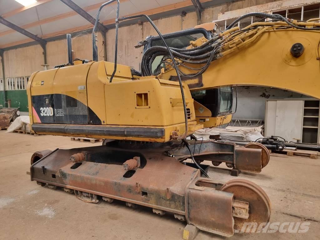 CAT 320 D FOR PARTS حفارات زحافة