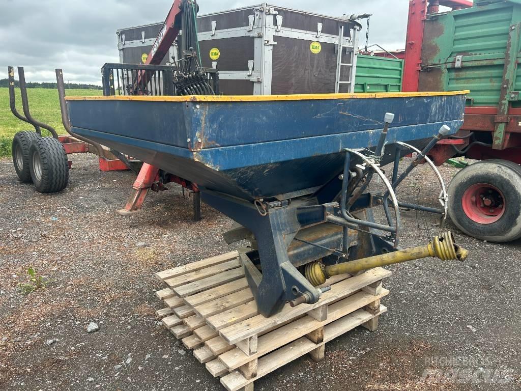 Bogballe BL600 معدات فرد المواد المعدنية