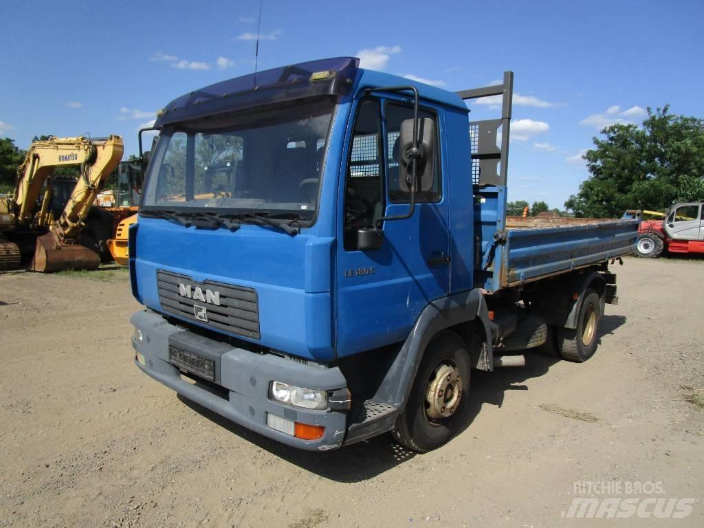 MAN LE 180C  L 2000 شاحنات قلابة