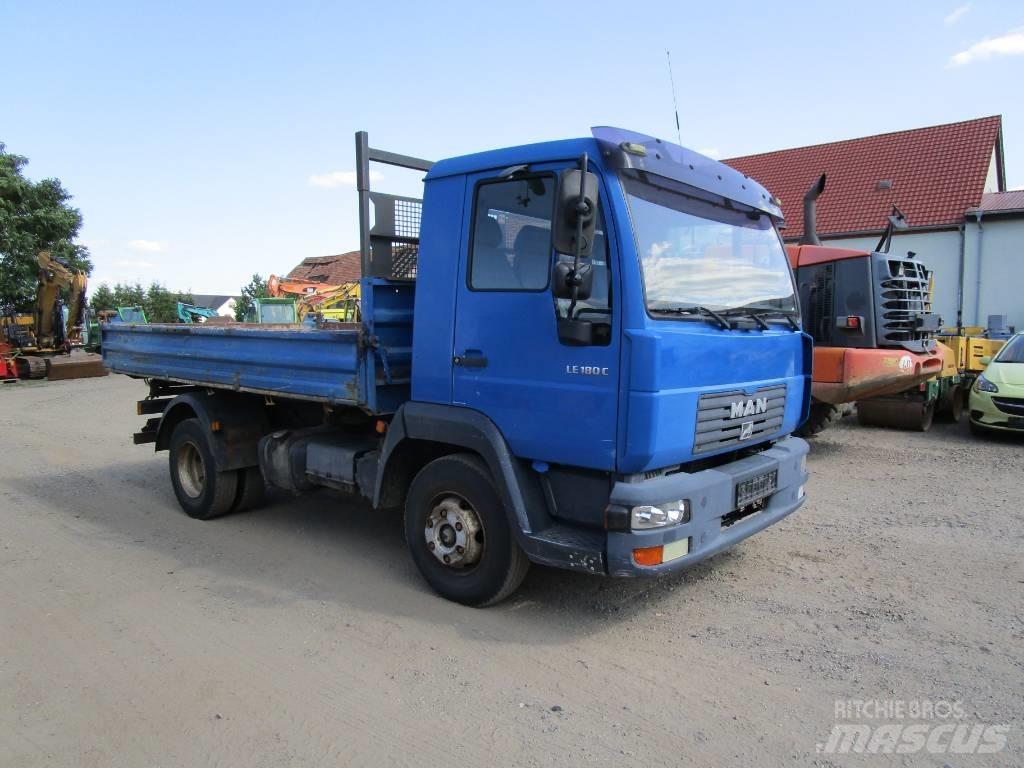 MAN LE 180C  L 2000 شاحنات قلابة