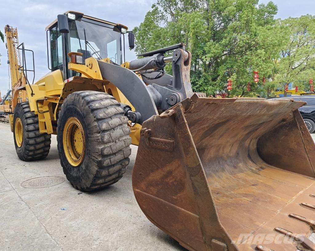 Volvo L 105 لوادر بعجل
