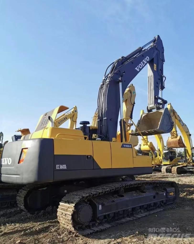 Volvo 360 حفارات زحافة