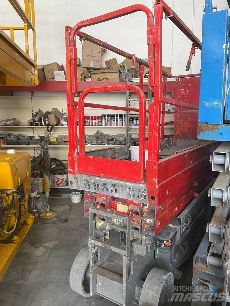 JLG 2030 ES رافعات مقصية الشكل