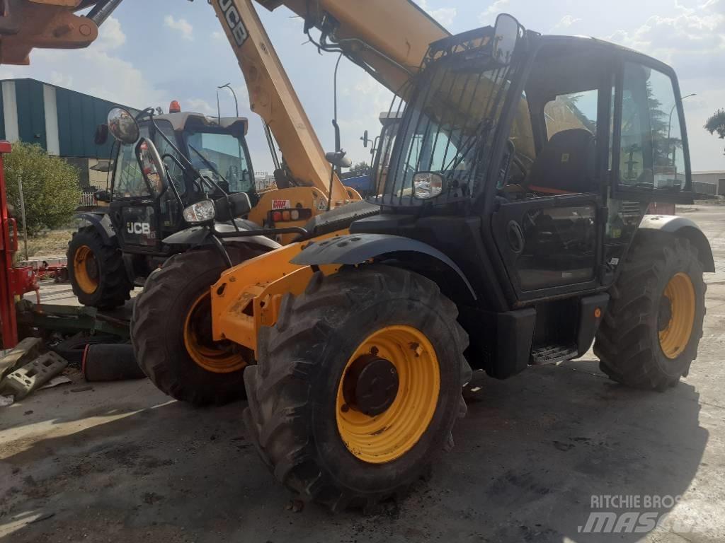 JCB 535-95 معدات مناولة لأغراض الزراعة