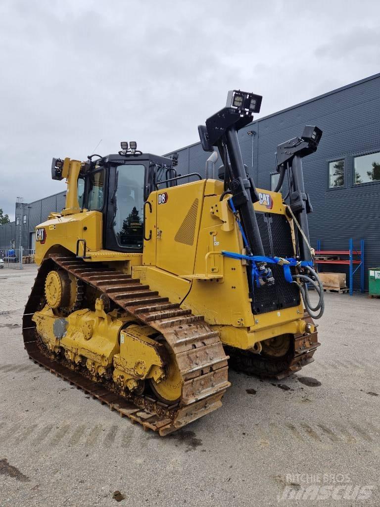 CAT D 8 بلدوزرات مجنزرة