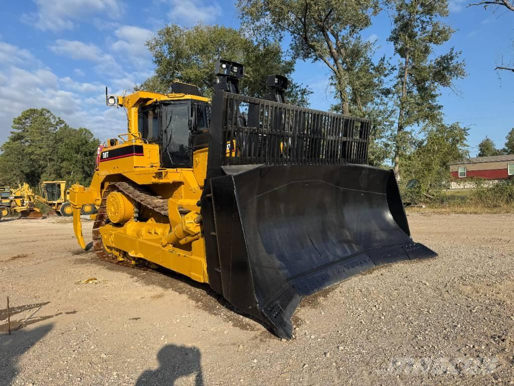 CAT D 9 T بلدوزرات مجنزرة