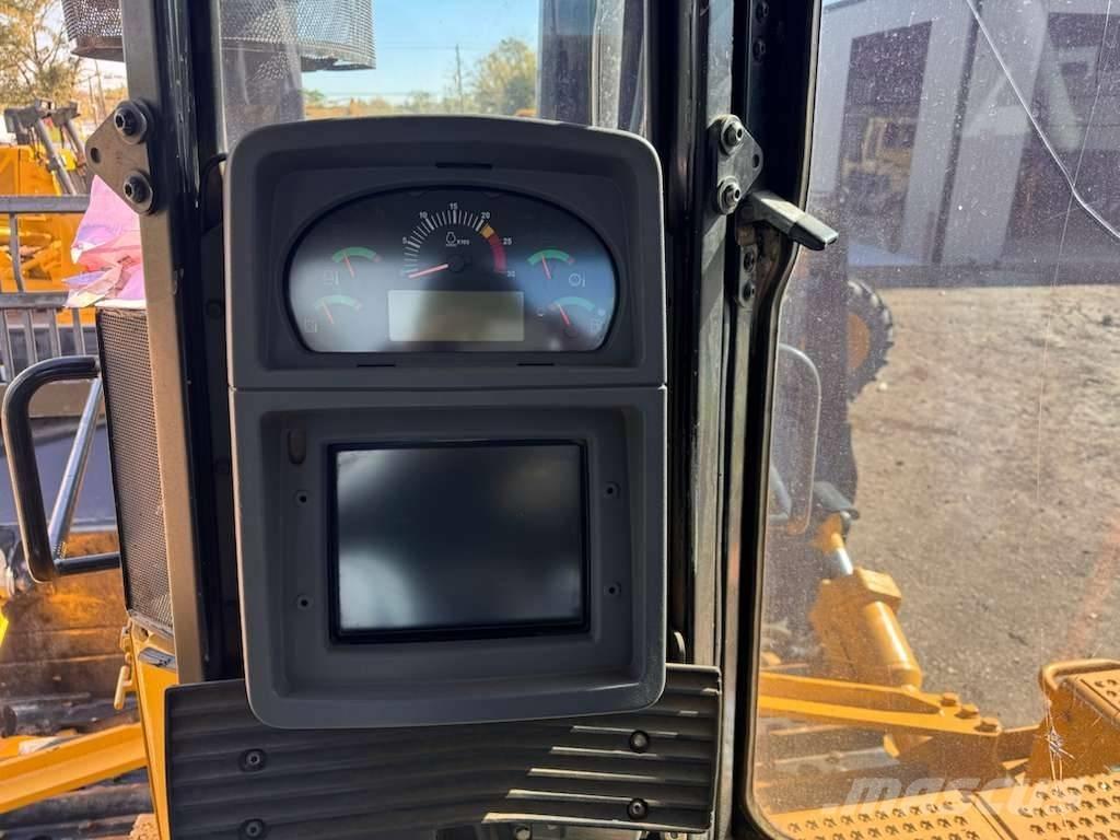 CAT D 9 T بلدوزرات مجنزرة