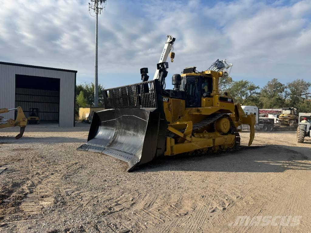 CAT D 9 T بلدوزرات مجنزرة