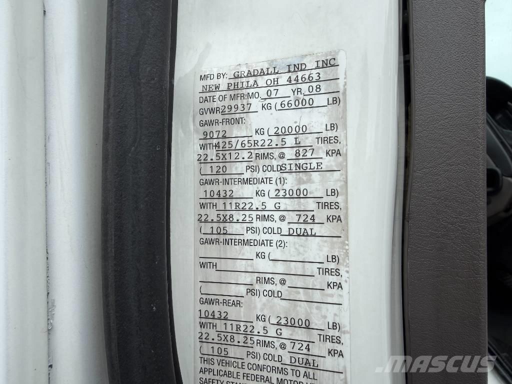 Freightliner M2 شاحنات مزدوجة / خلخلة