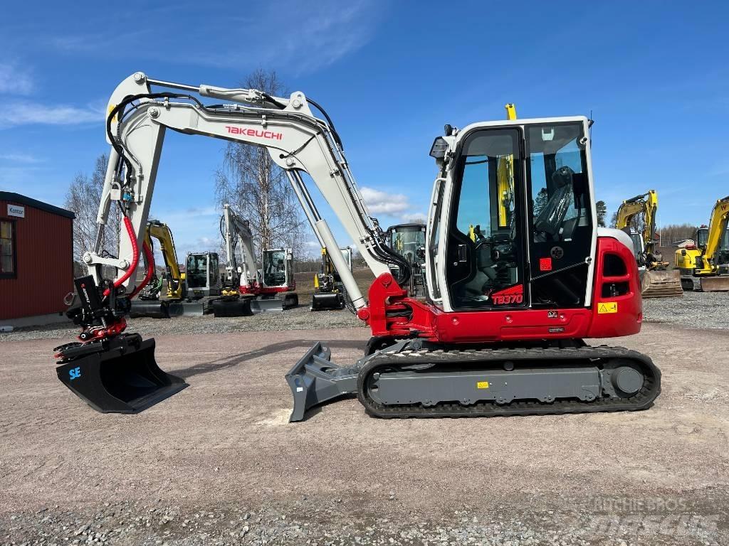 Takeuchi TB370 حفارات وسط 7 طن - 12 طن