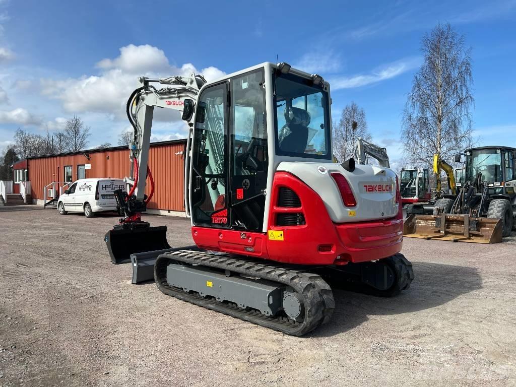 Takeuchi TB370 حفارات وسط 7 طن - 12 طن