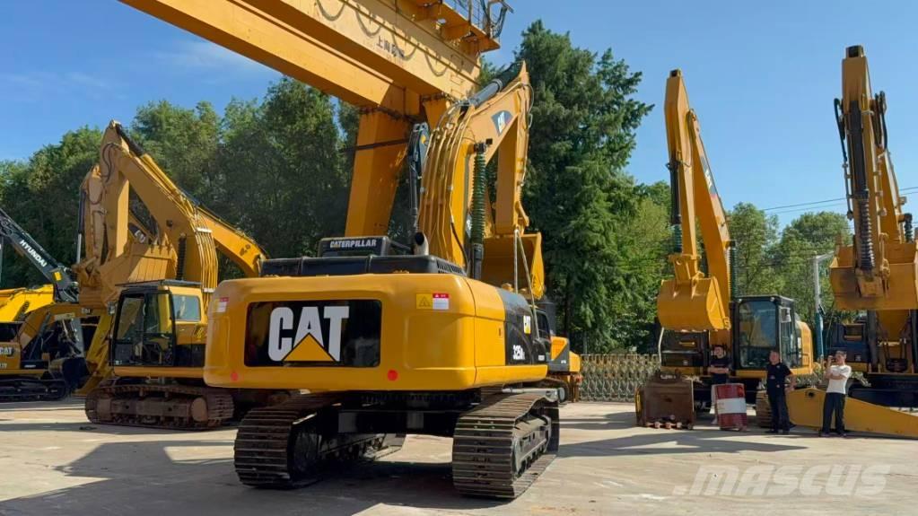 CAT 325 D L حفارات زحافة