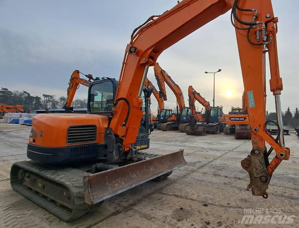 Doosan DX 85 R-3 حفارات وسط 7 طن - 12 طن
