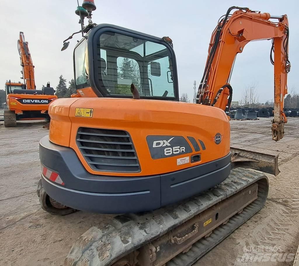 Doosan DX 85 R-3 حفارات وسط 7 طن - 12 طن