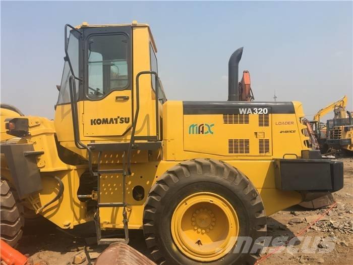 Komatsu WA 320-3 لوادر بعجل