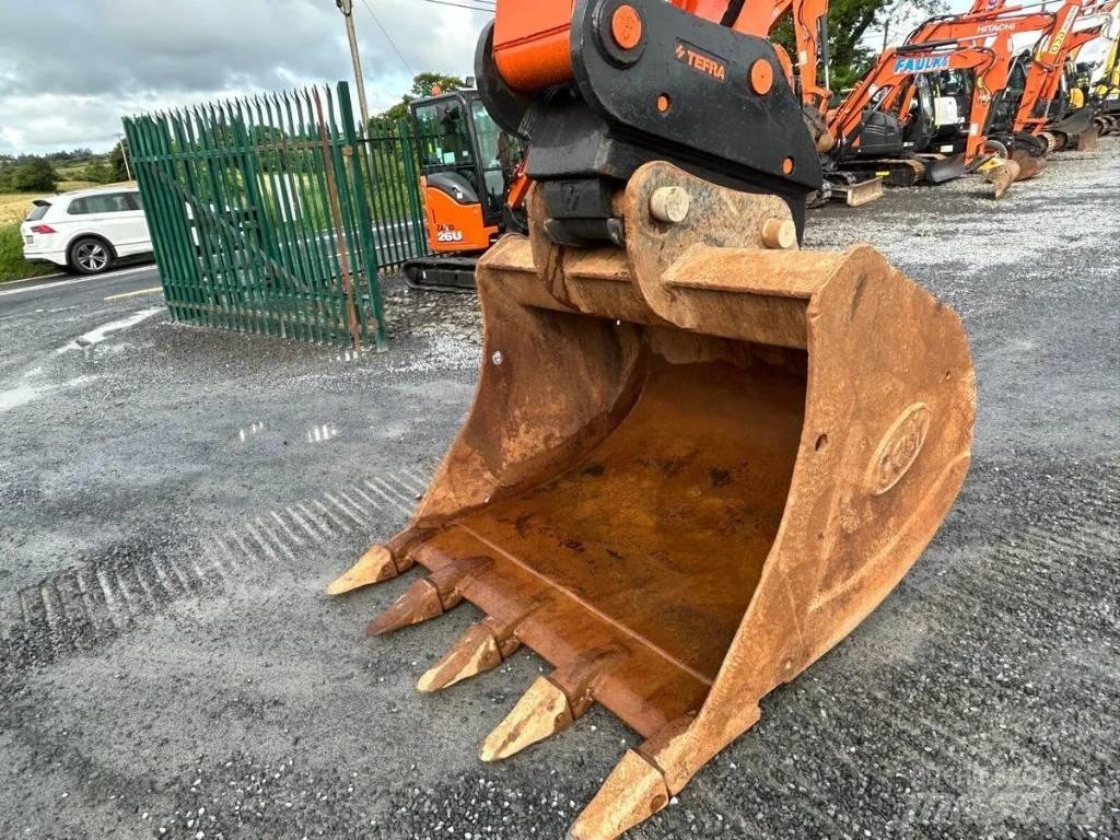Hitachi ZX 350 LC-6 حفارات زحافة