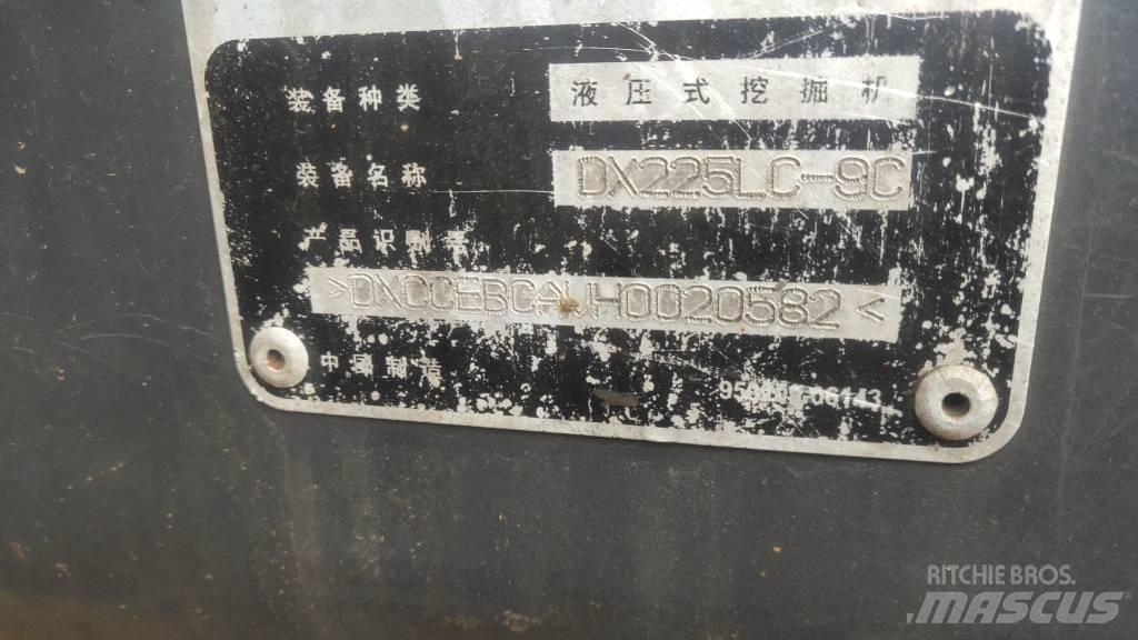 Doosan DX225LC-9C حفارات زحافة