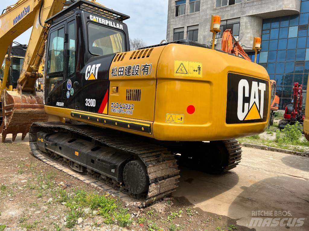 CAT 320 D حفارات زحافة