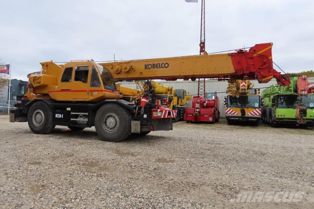Kobelco RK 250-3 رافعات الطرق الوعرة