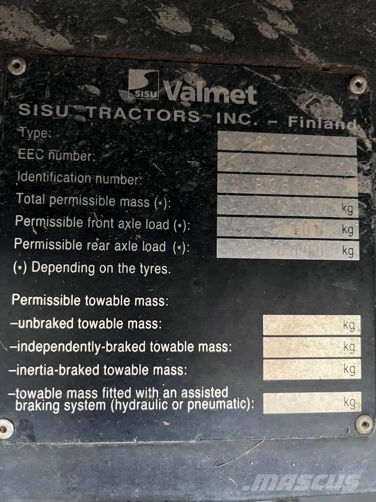 Sisu Valmet 8400 الجرارات