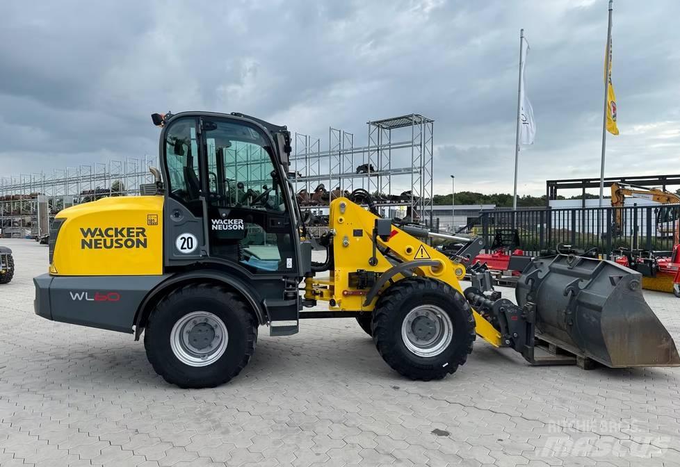 Wacker Neuson WL 60 لوادر بعجل