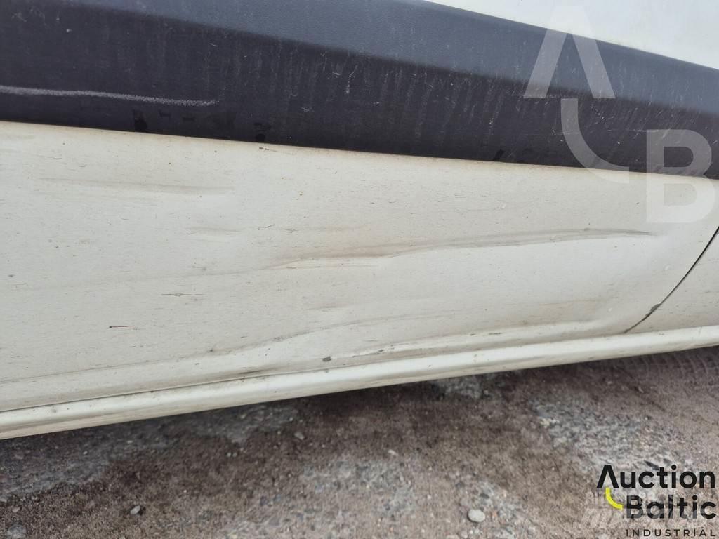 Fiat Doblò شاحنة مقفلة
