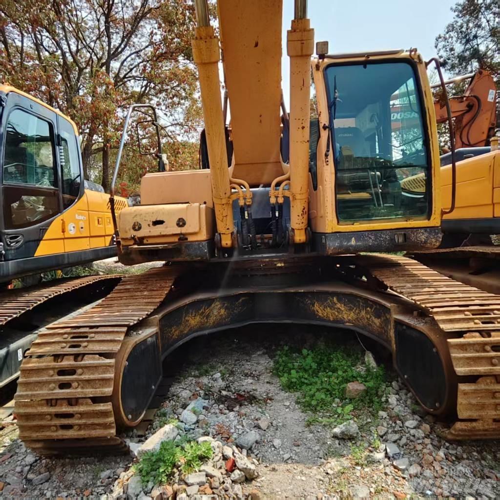 Hyundai Robex 305 LC حفارات زحافة
