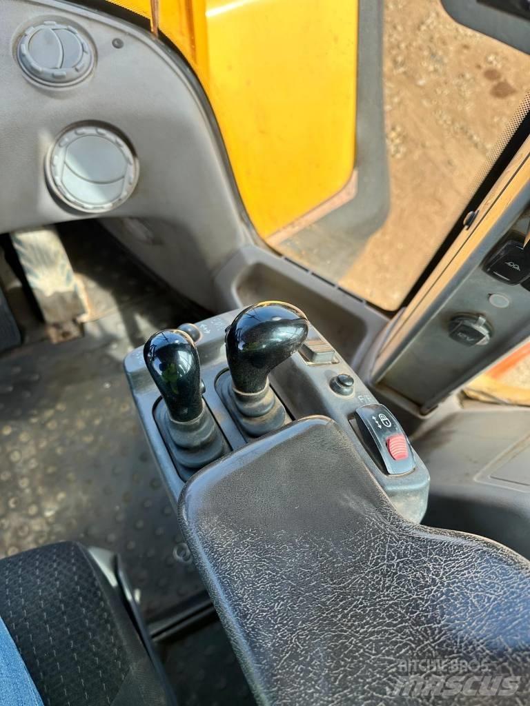 Volvo L 220 H لوادر بعجل