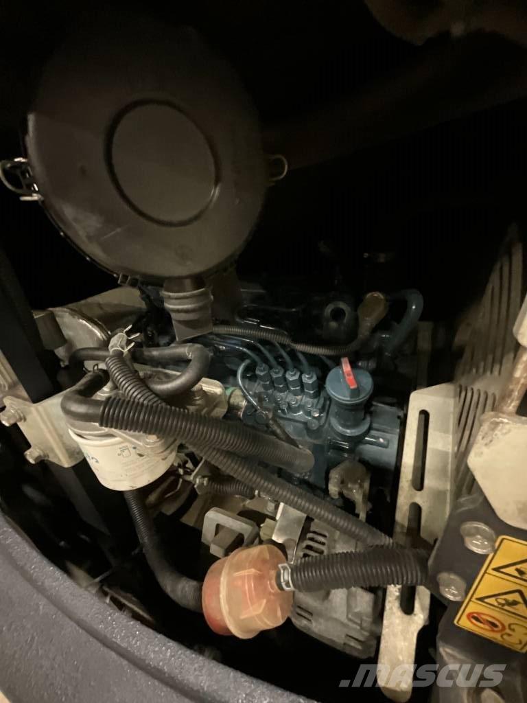 Kubota KX 027-4 حفارات صغيرة أقل من 7 طن (حفارات صغيرة)