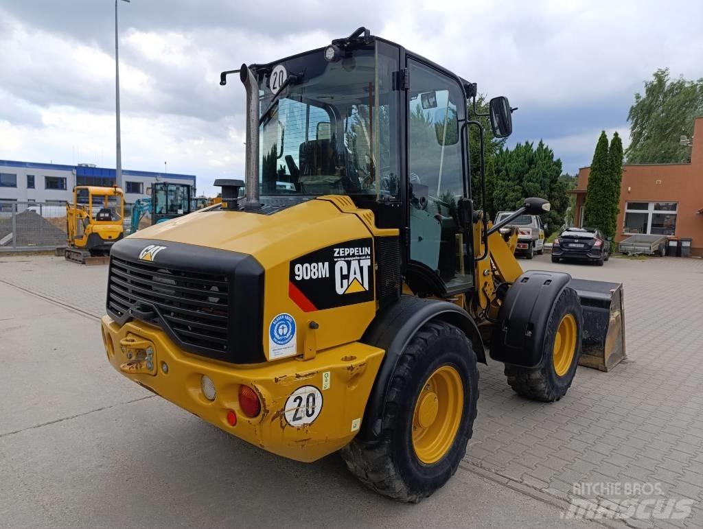 CAT 908M لوادر بعجل