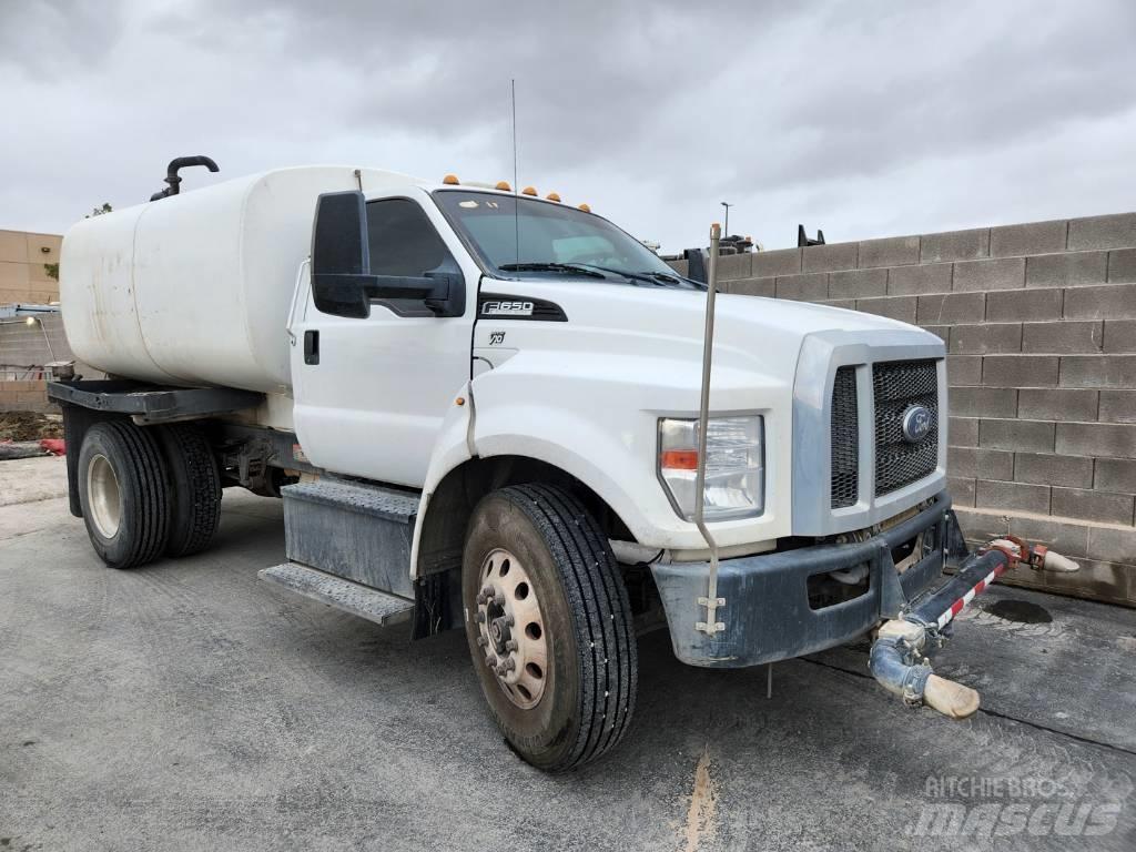 Ford F 650 صهاريج مياه