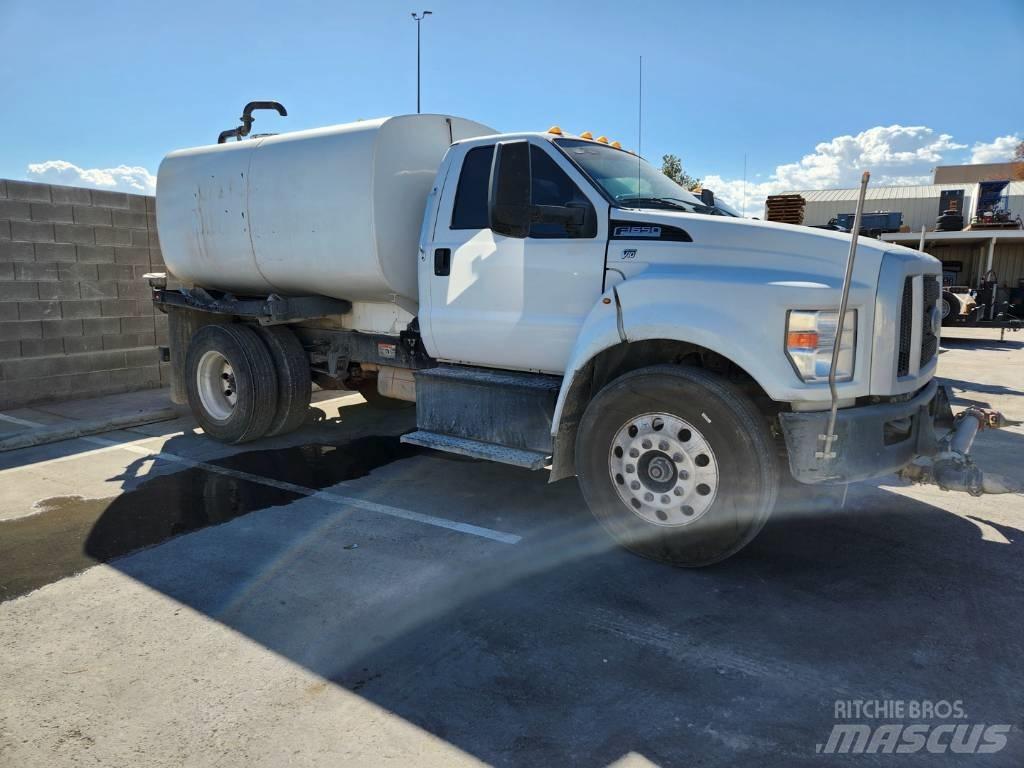 Ford F 650 صهاريج مياه