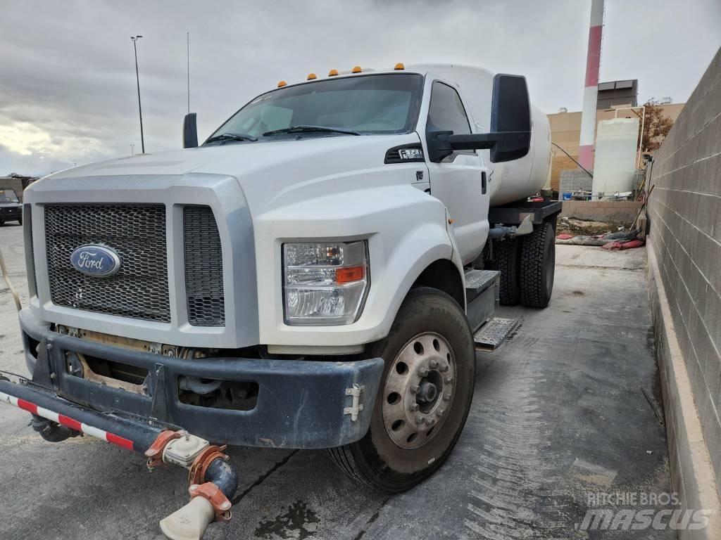 Ford F 650 صهاريج مياه