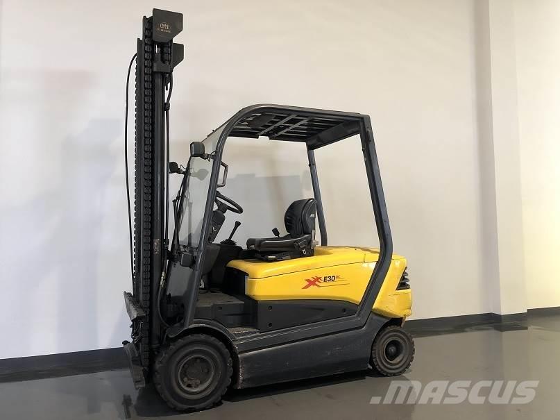 XCMG XE30 شاحنات ذات رافعات شوكية تعمل بالكهرباء
