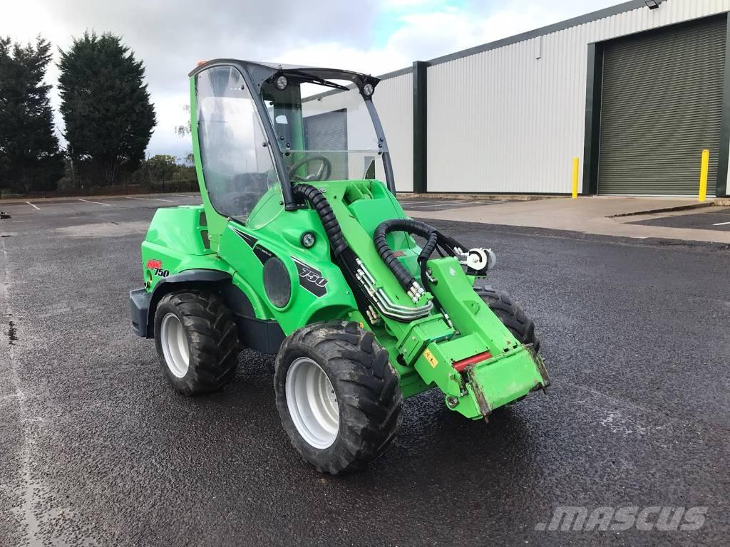Avant 750 لوادر متعددة الأغراض